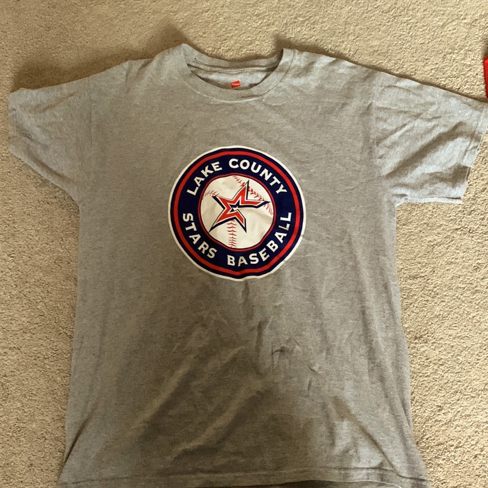 Men’s t-shirt size medium gray colored